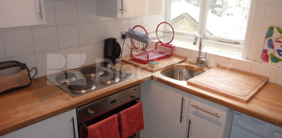 			IDEAL FOR 2 SHARERS!, 1 Bedroom, 1 bath, 1 reception Flat			 Britannia Street, KINGS CROSS-RUSSELL SQUARE